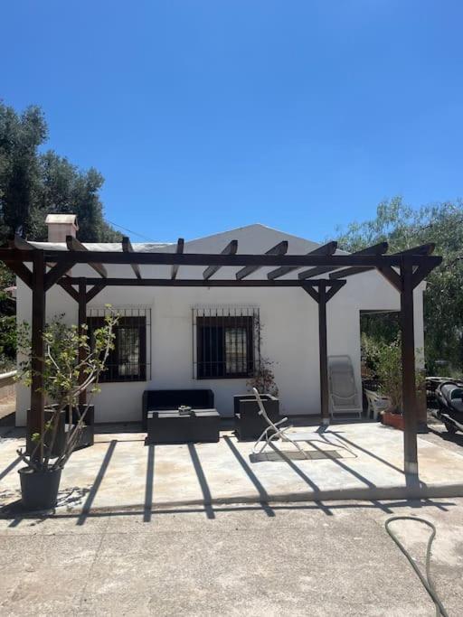 Farmhouse Surrounded By Centenary Olive Trees Olias Exterior photo